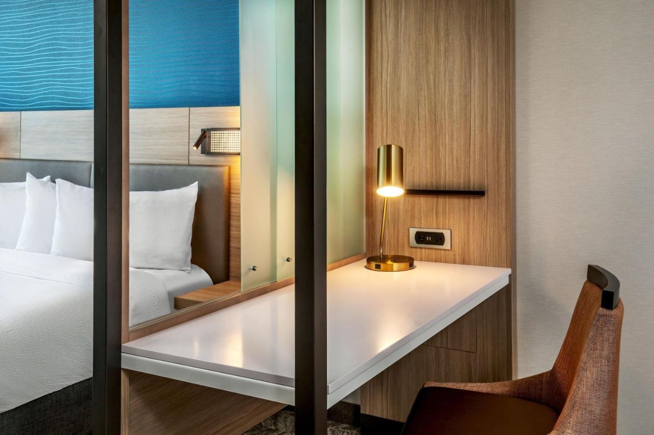Springhill Suites By Marriott Boston Logan Airport Revere Beach Экстерьер фото