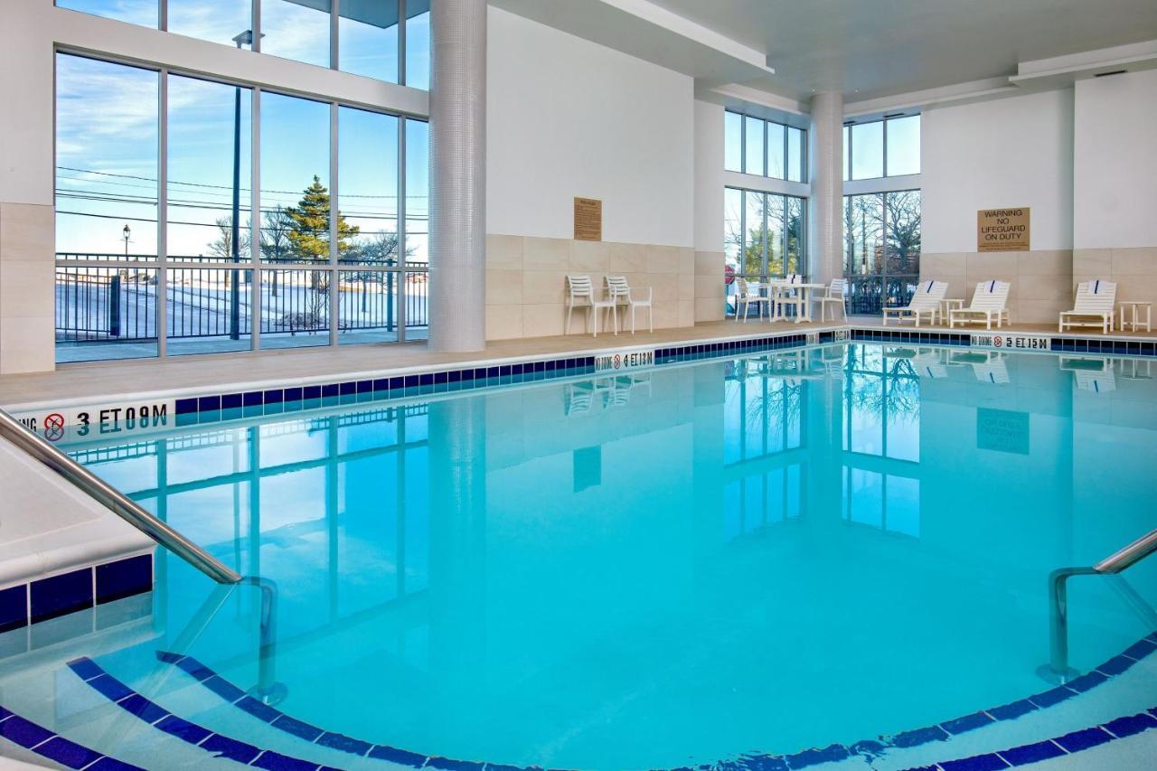 Springhill Suites By Marriott Boston Logan Airport Revere Beach Экстерьер фото