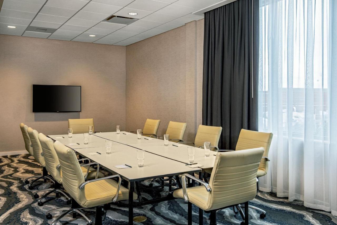 Springhill Suites By Marriott Boston Logan Airport Revere Beach Экстерьер фото